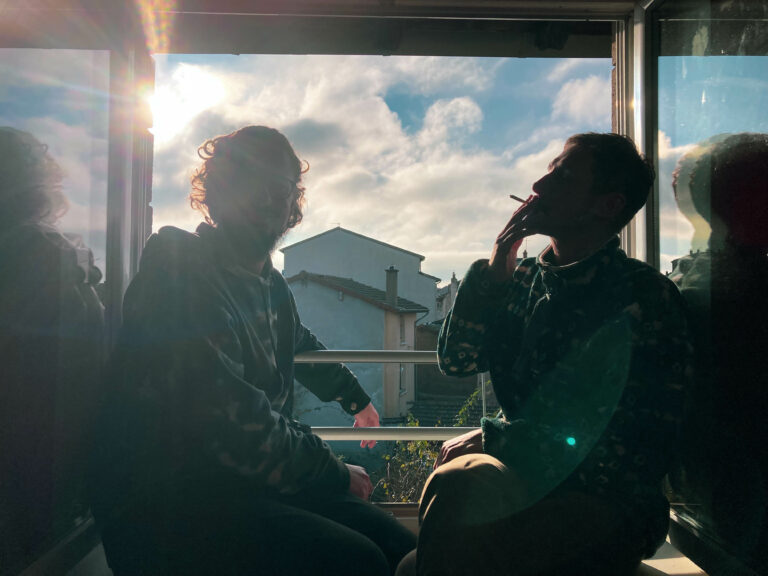 cigarette, fenetre, vie, amis, ciel, sourire